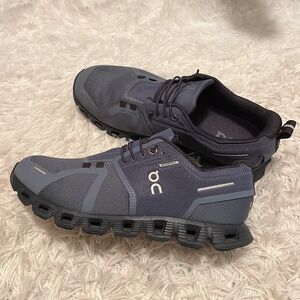 Women’s On Cloud 5 waterproof shoes